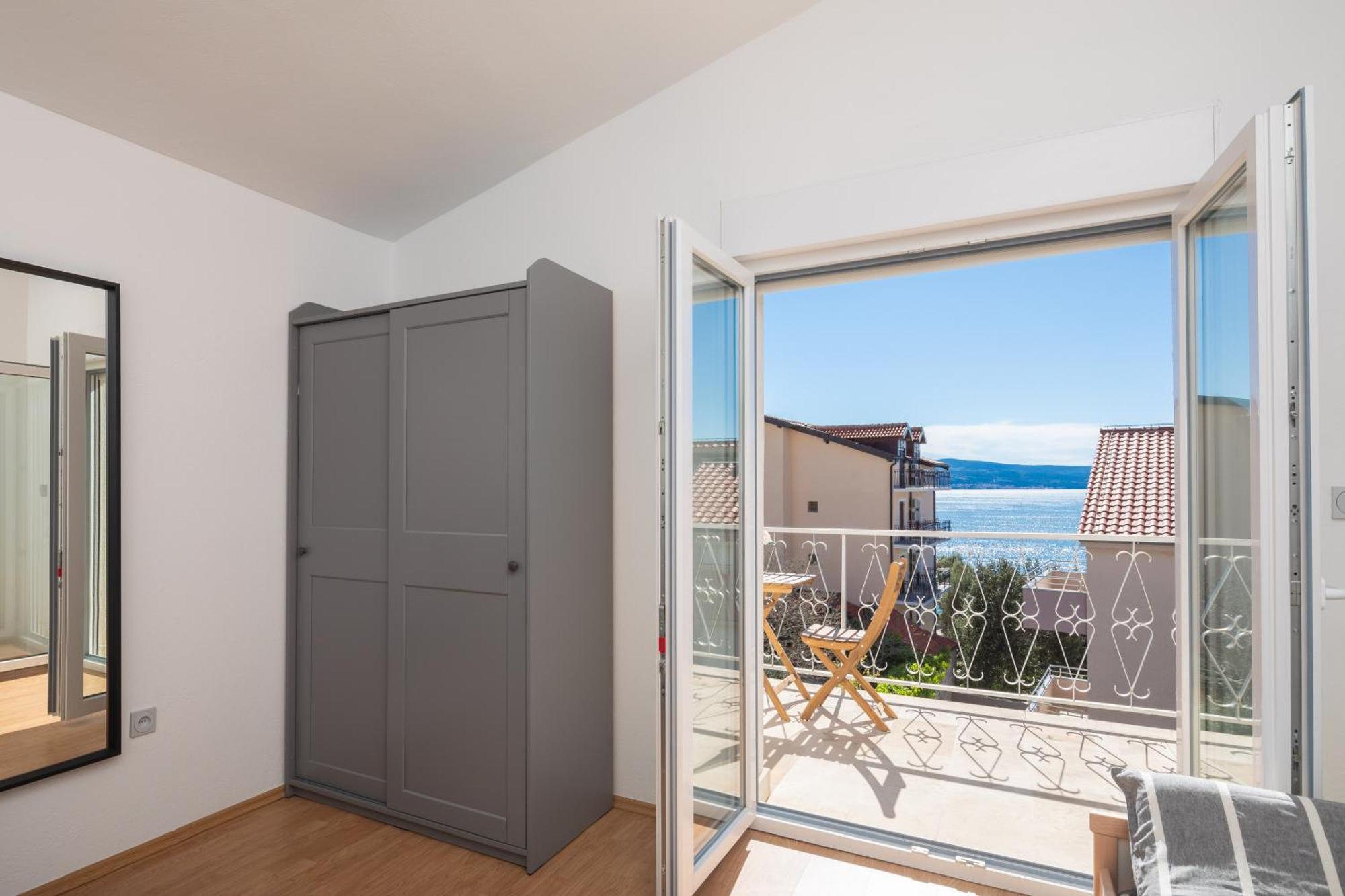 Sunshine Suites Omiš Eksteriør bilde