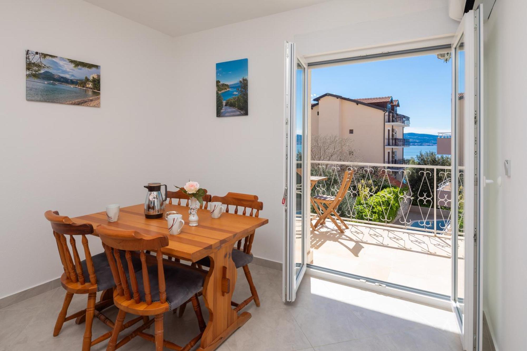 Sunshine Suites Omiš Eksteriør bilde