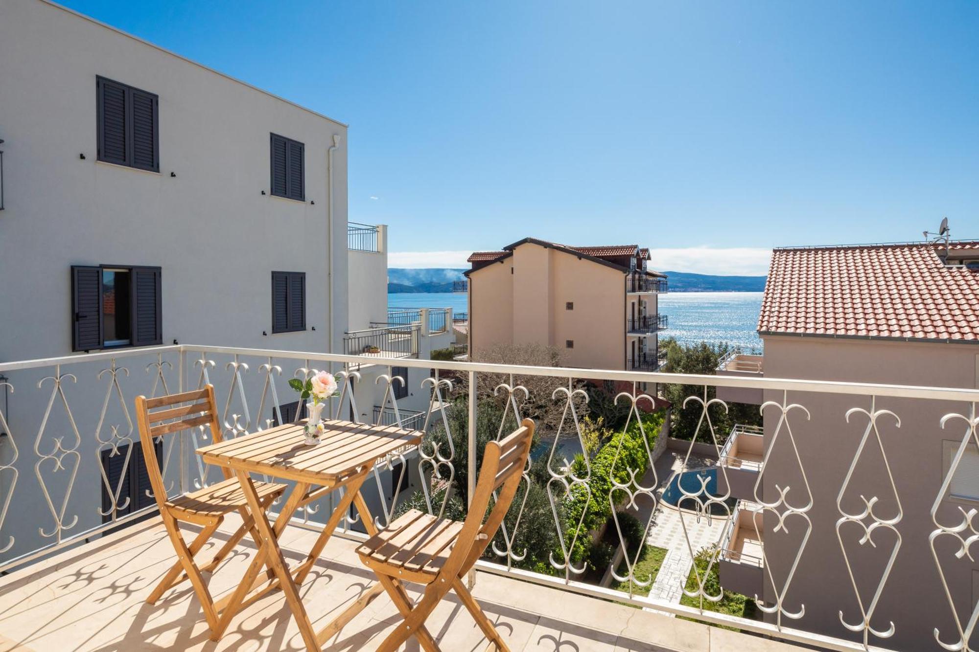 Sunshine Suites Omiš Eksteriør bilde
