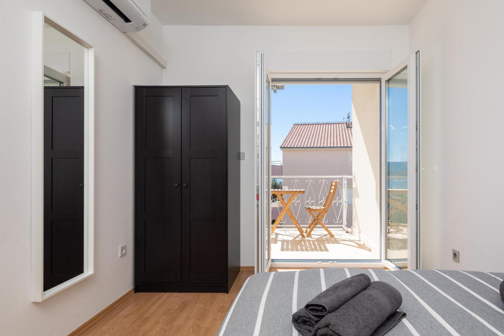 Sunshine Suites Omiš Eksteriør bilde