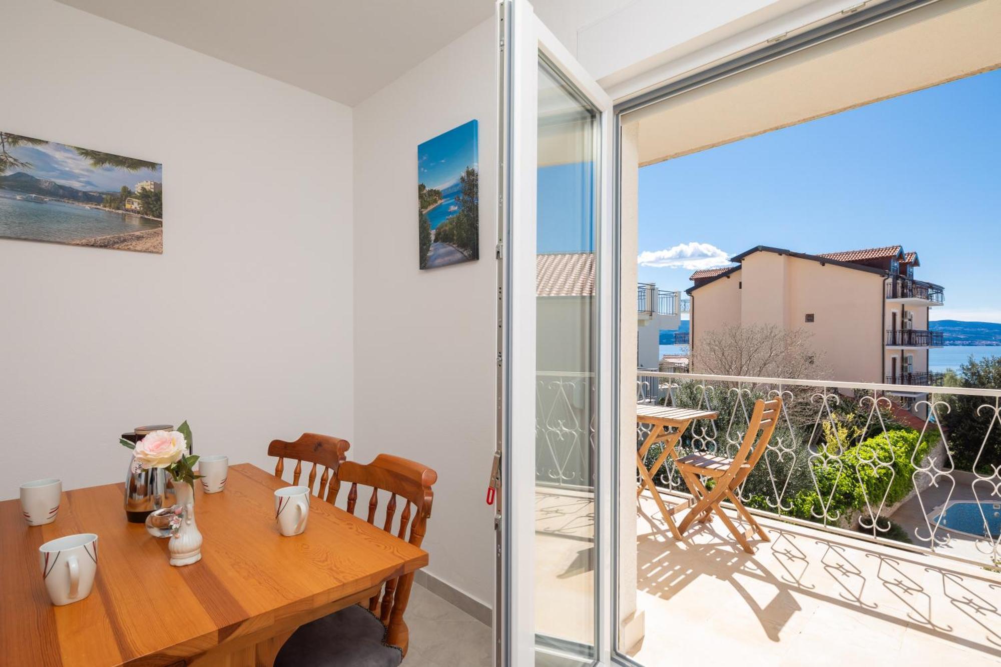 Sunshine Suites Omiš Eksteriør bilde