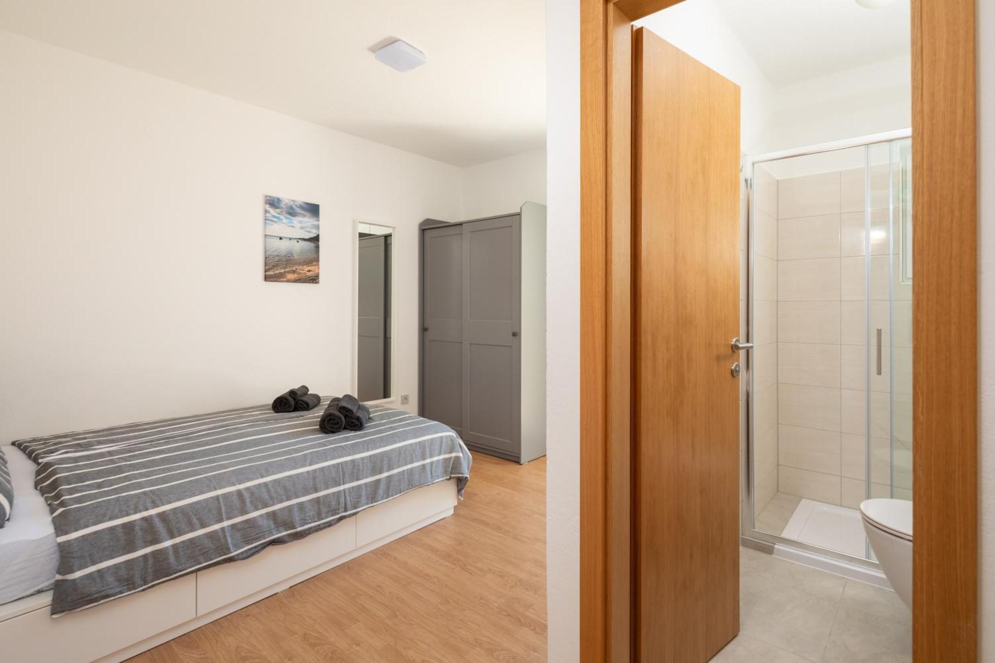 Sunshine Suites Omiš Eksteriør bilde