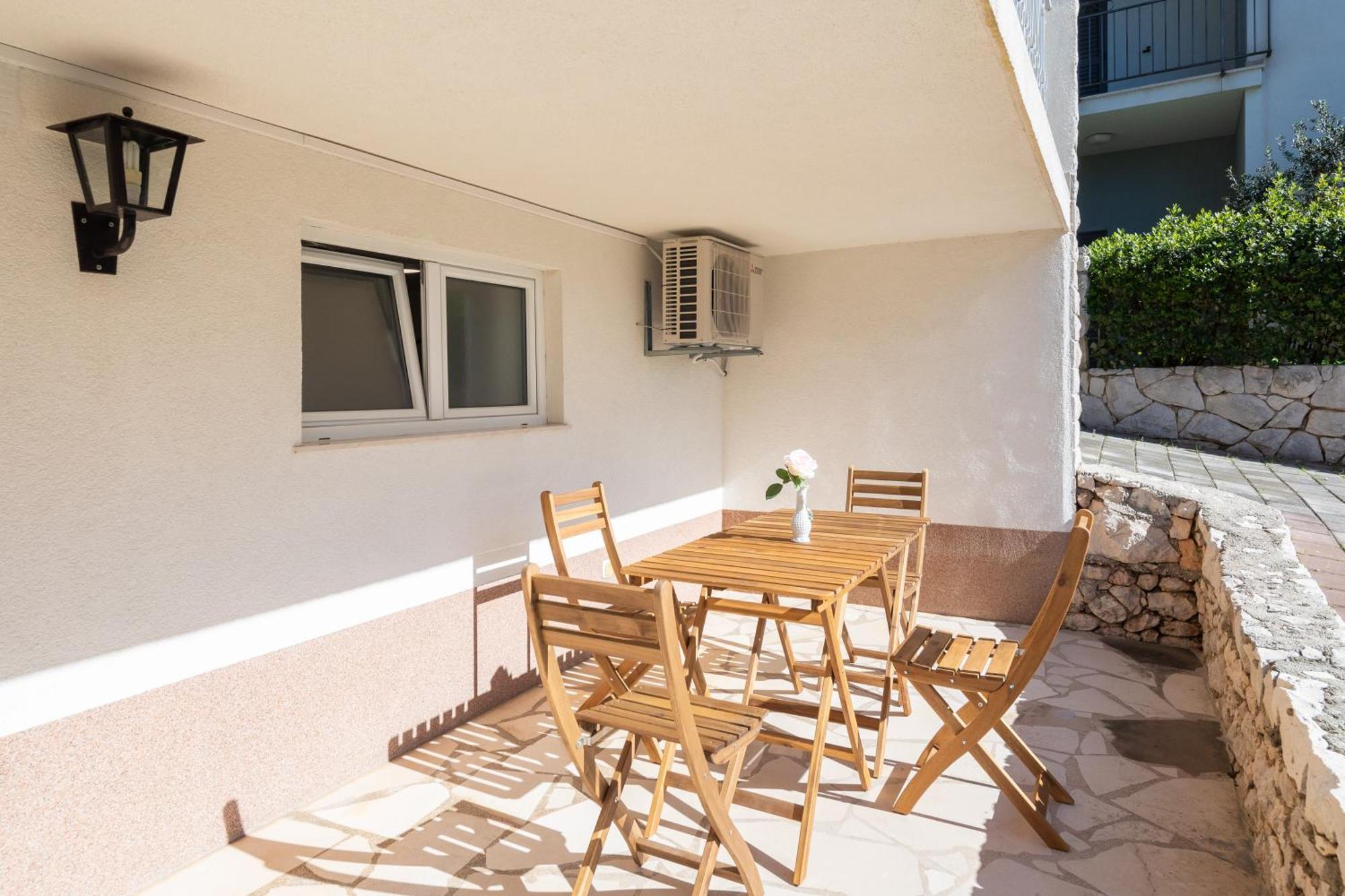 Sunshine Suites Omiš Eksteriør bilde