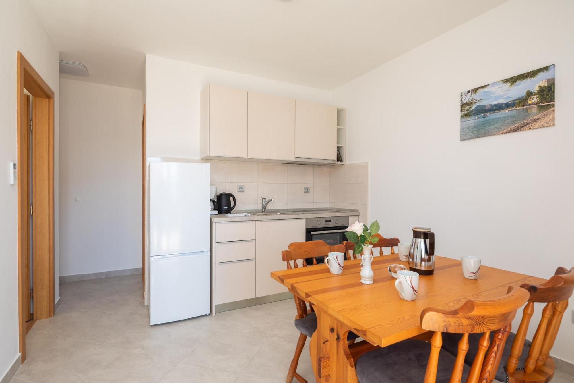 Sunshine Suites Omiš Eksteriør bilde