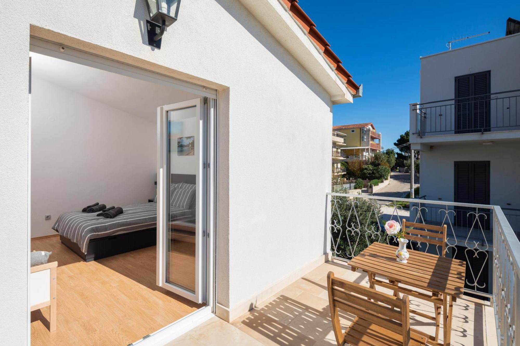 Sunshine Suites Omiš Eksteriør bilde
