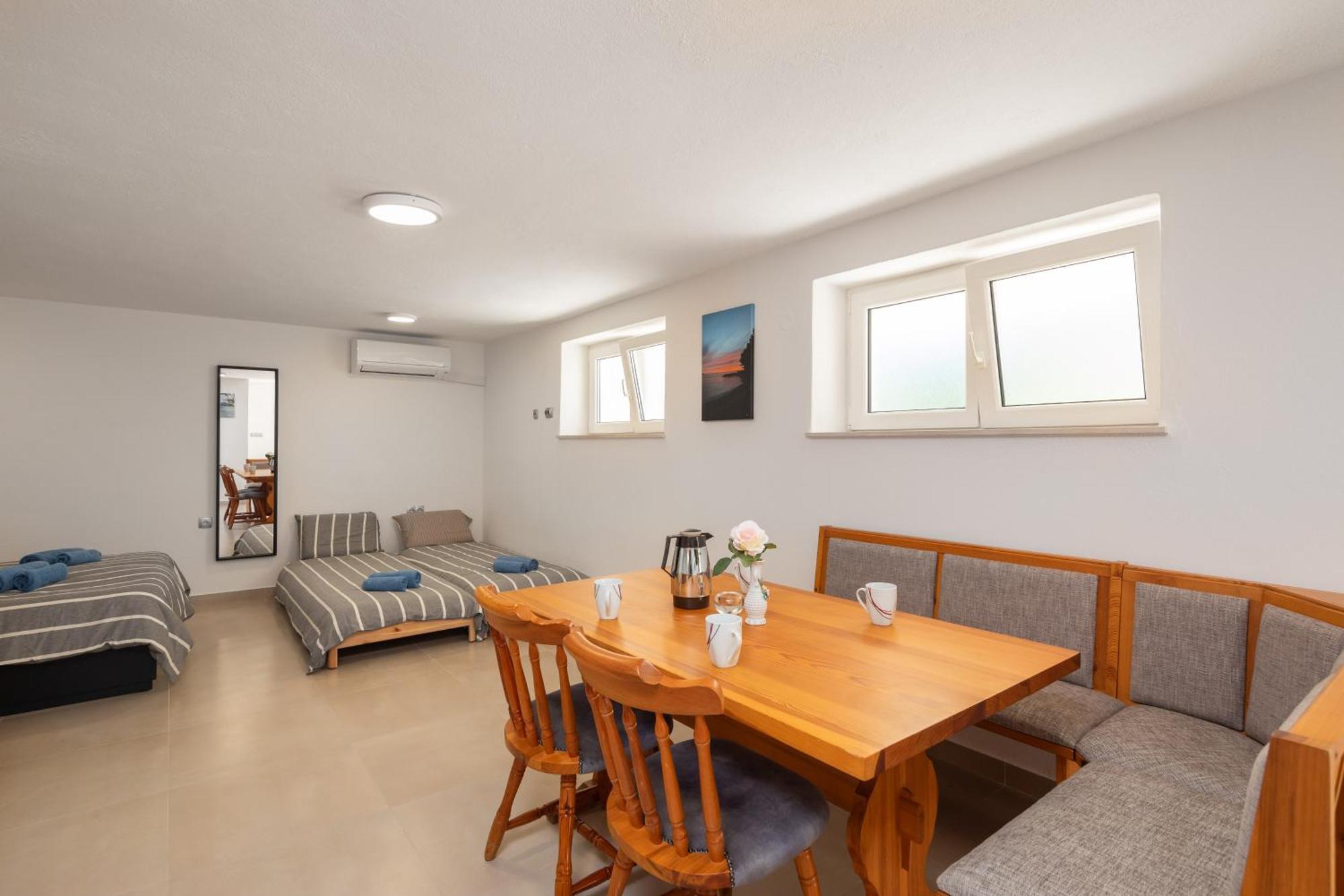 Sunshine Suites Omiš Eksteriør bilde