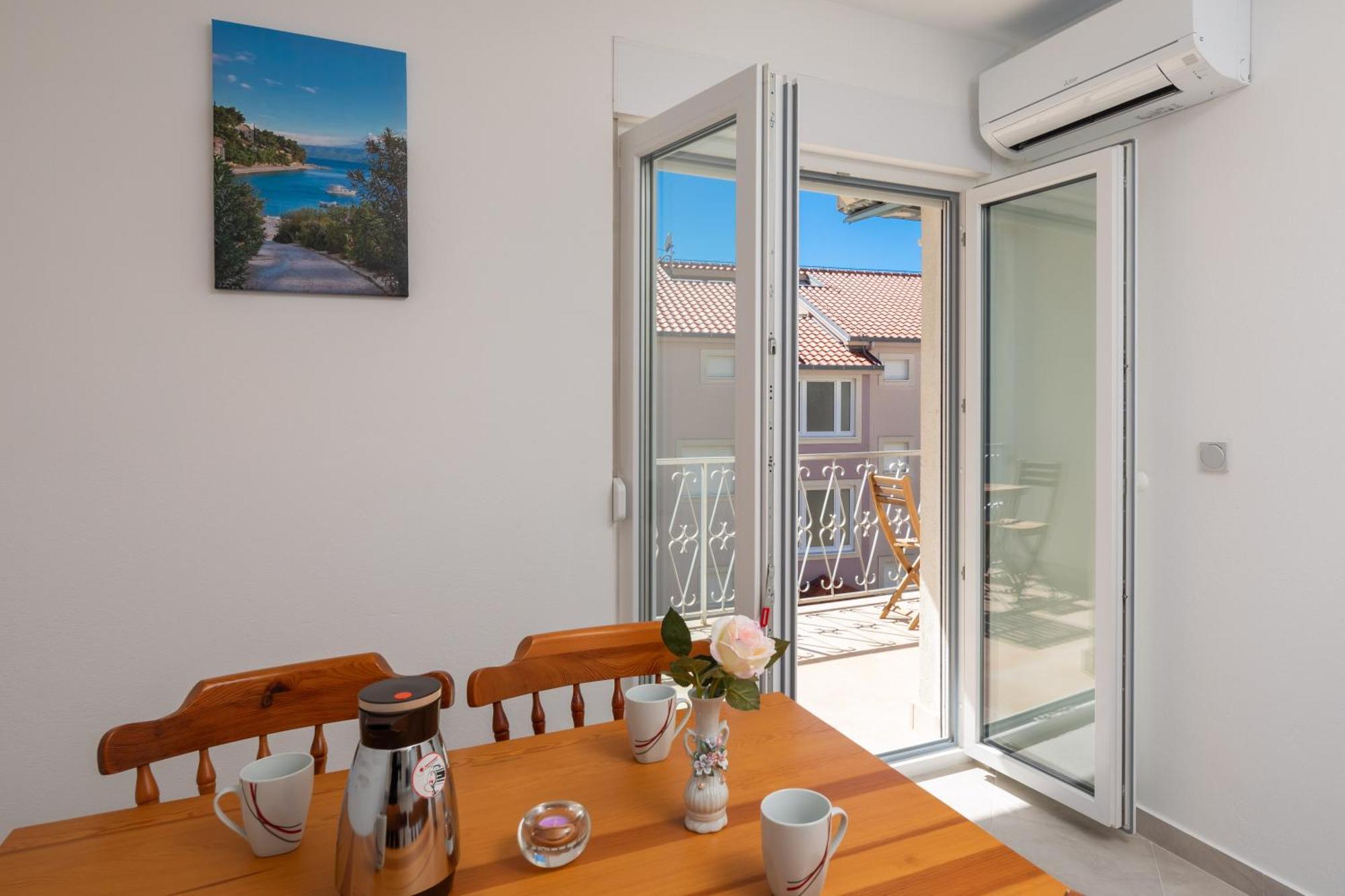 Sunshine Suites Omiš Eksteriør bilde