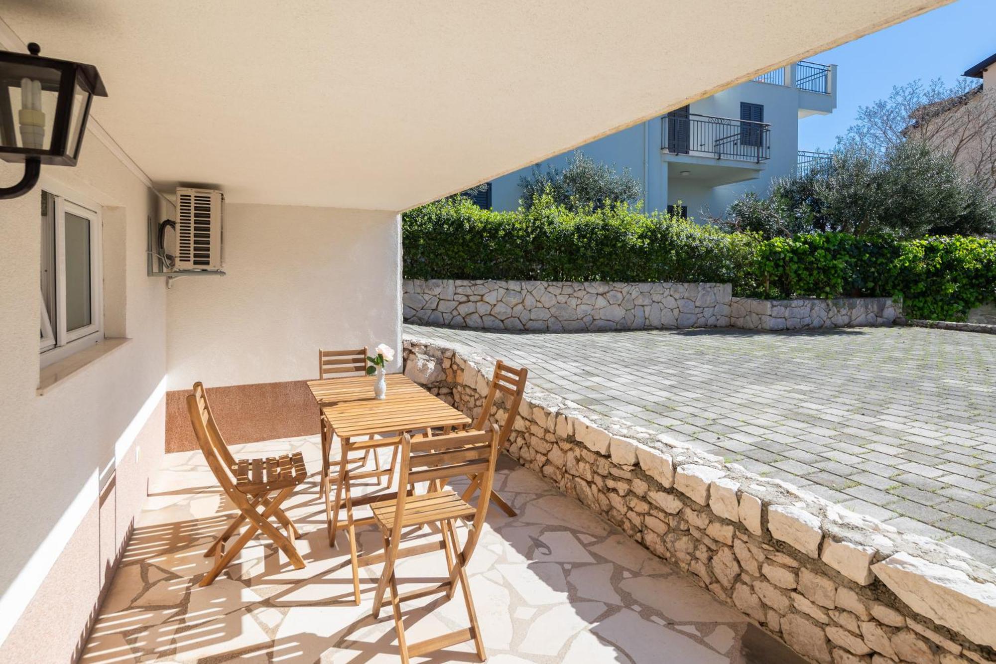 Sunshine Suites Omiš Eksteriør bilde