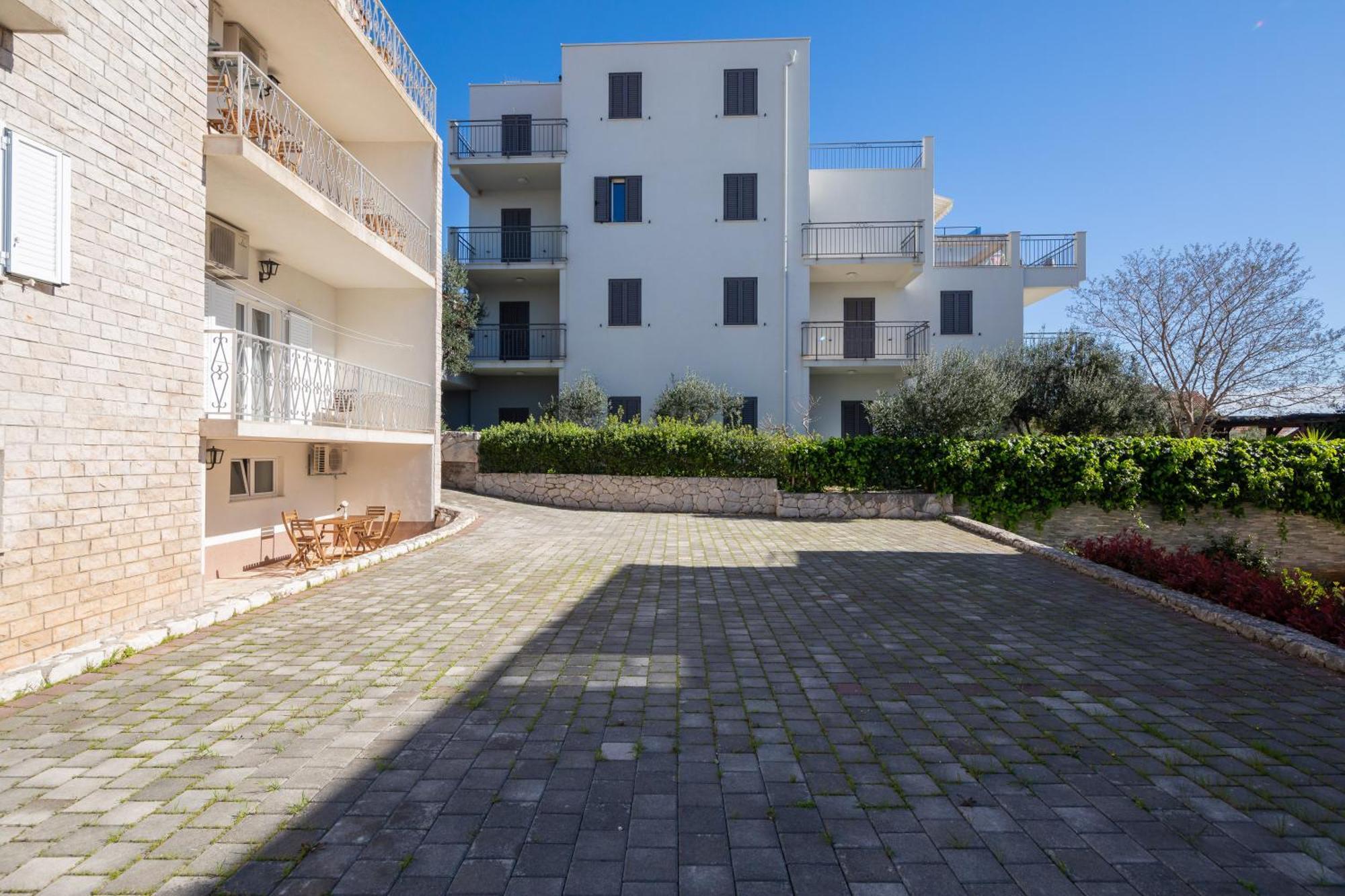Sunshine Suites Omiš Eksteriør bilde