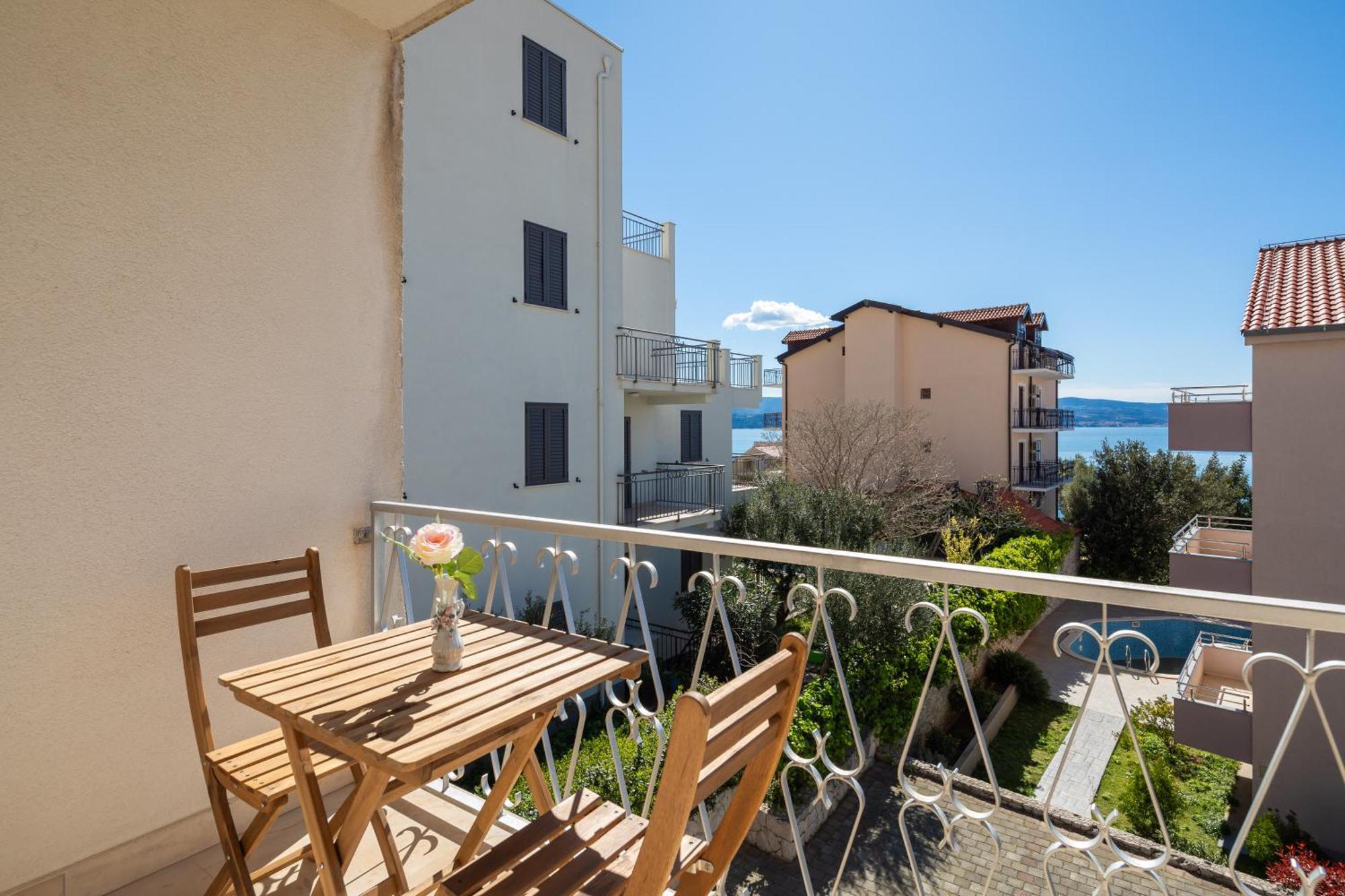 Sunshine Suites Omiš Eksteriør bilde