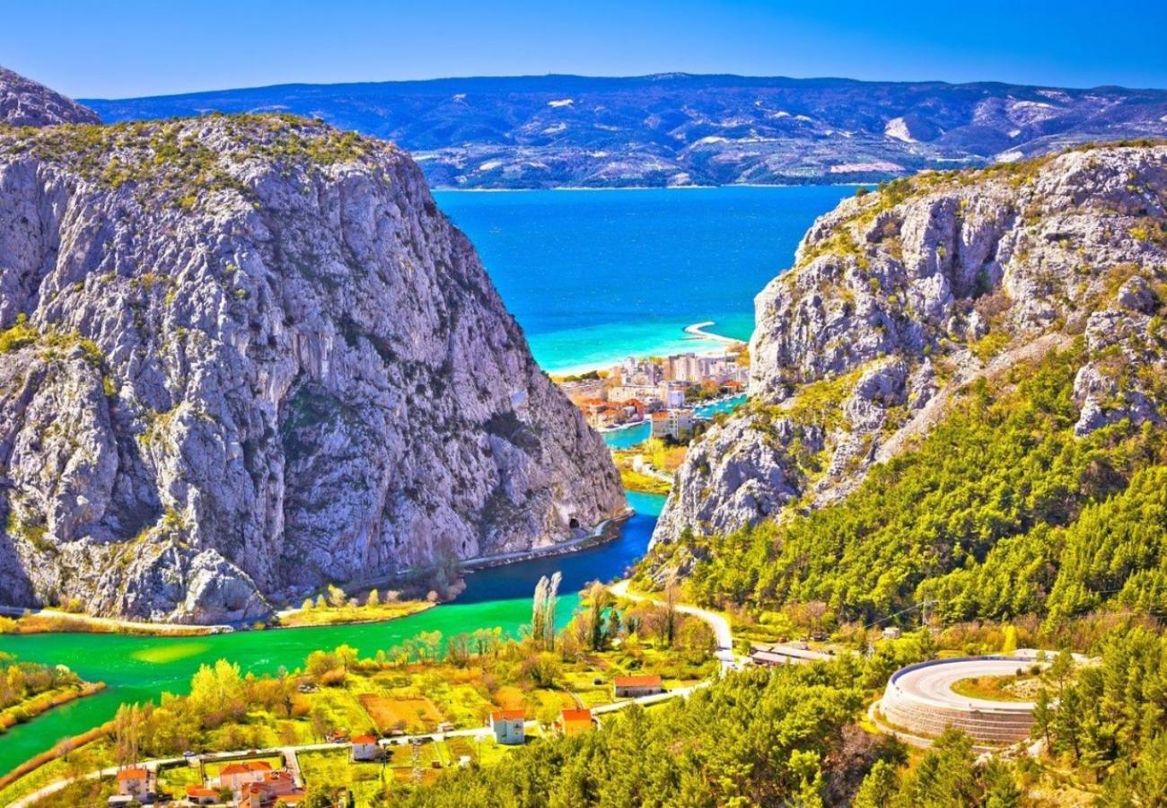 Sunshine Suites Omiš Eksteriør bilde